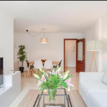 Apartment Family Scandinavia Center & Near The Malaga